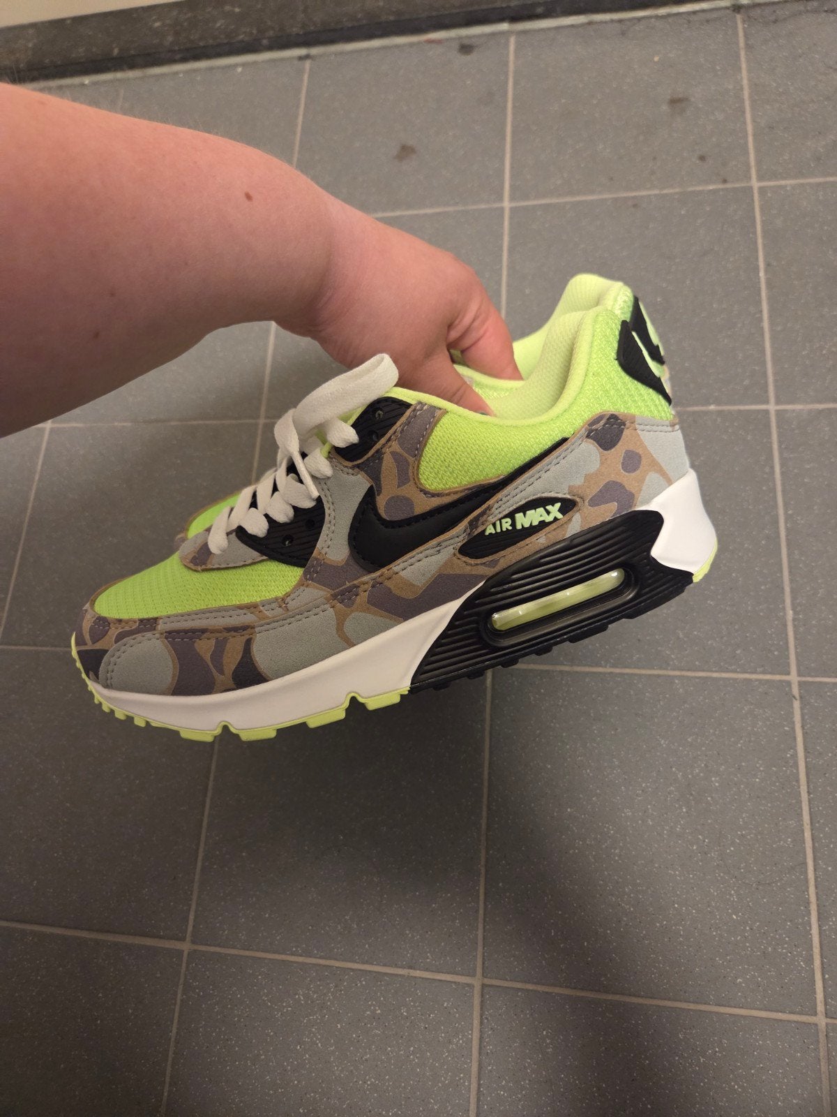 Nike Air Max 90 - Neon Groen Camouflage, Kleding | Dames, Schoenen, Ophalen, Nieuw, Sneakers of Gympen, Groen