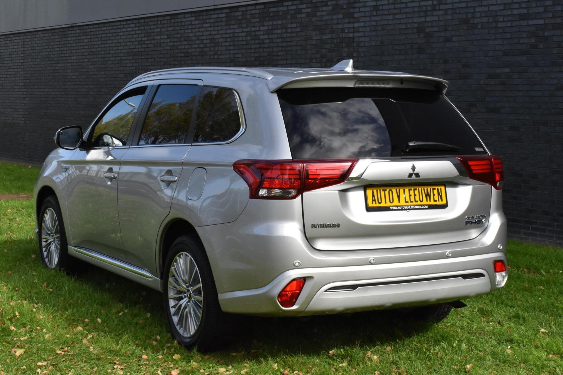Mitsubishi Outlander 2.4 PHEV Diamand Edition LEDER VOL! 360, Auto's, Automaat, Euro 6, 4 cilinders, Met garantie (alle)