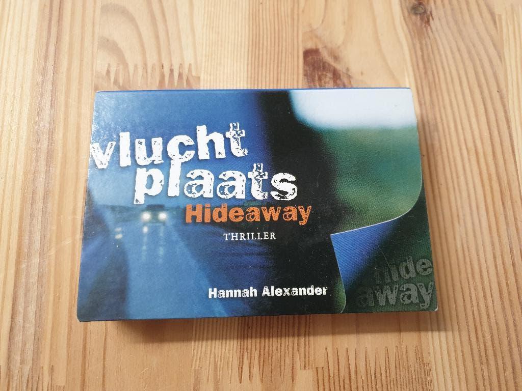 Dwarsligger nr 21- Hannah Alexander -Vluchtplaats Hideaway, Boeken, Ophalen of Verzenden, Gelezen
