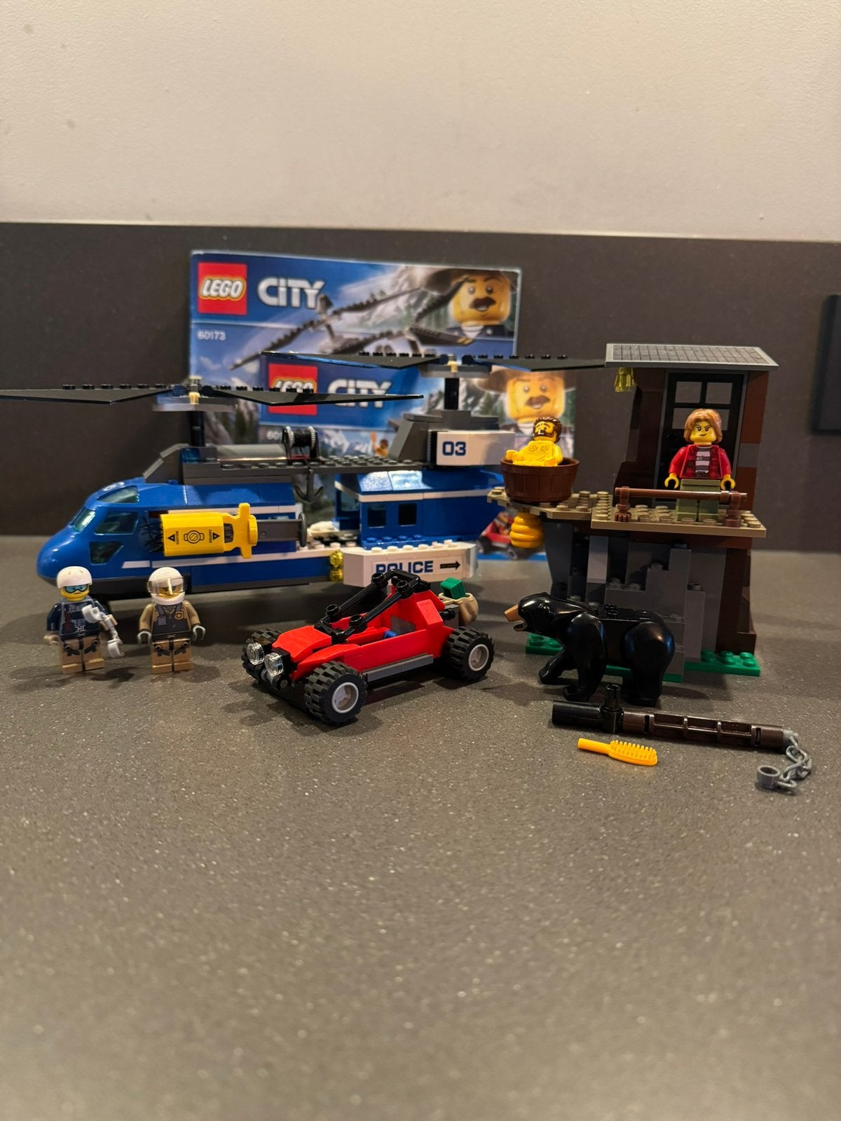 Lego City - Bergpolitie Bergarrestatie - 60173, Kinderen en Baby's, City, Lego, Ophalen of Verzenden, Zo goed als nieuw