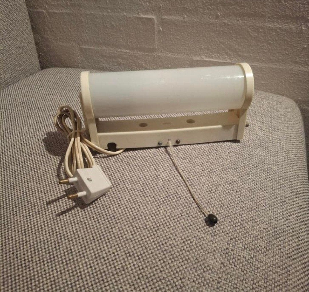 Witte glaskap vintage bedlampje. De breedte is 20 cm
Wordt z, Ophalen of Verzenden, Zo goed als nieuw