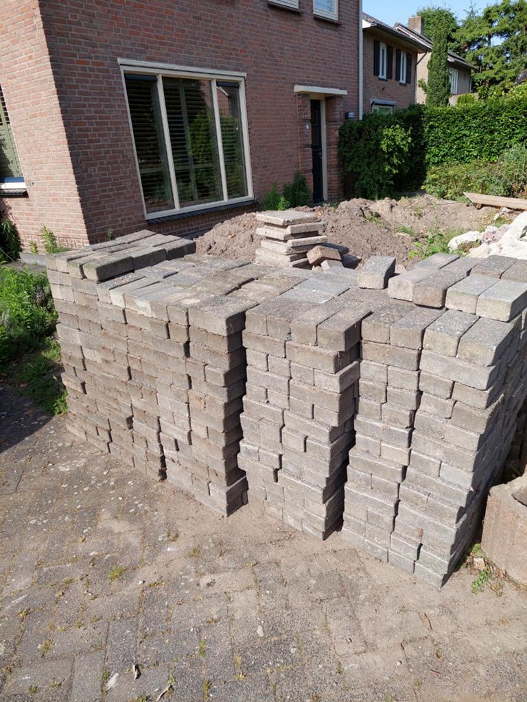 Betonklinker zwart ca 16 vierkante meter gratis, Ophalen of Verzenden, Beton, Klinkers