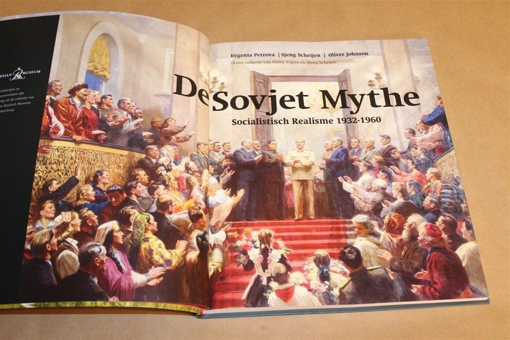 Sovjet Kunst — Socialistisch Realisme 1932-60, Drents Museum, Ophalen of Verzenden, Zo goed als nieuw