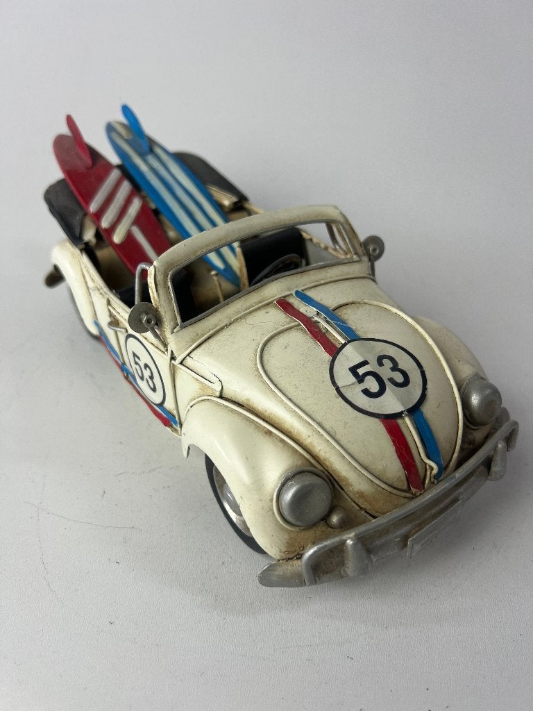Decoratieve Volkswagen Kever met Surfplanken - Vintage Stijl, Overige merken, Gebruikt, Auto, Groter dan 1:32