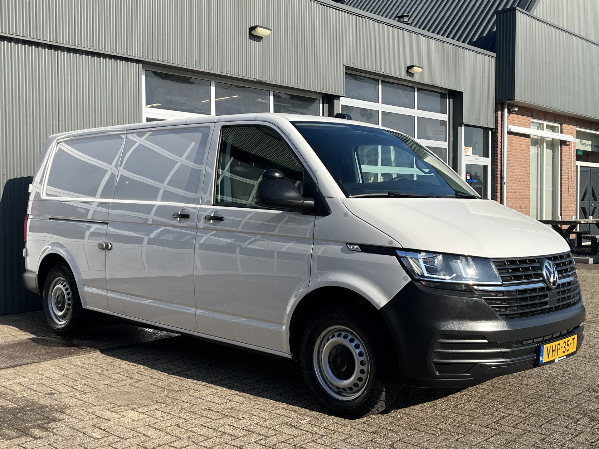 Volkswagen Transporter 2.0 TDI L2H1 Sortimo Kastinrichting T, Voorwielaandrijving, Gebruikt, 4 cilinders, Volkswagen
