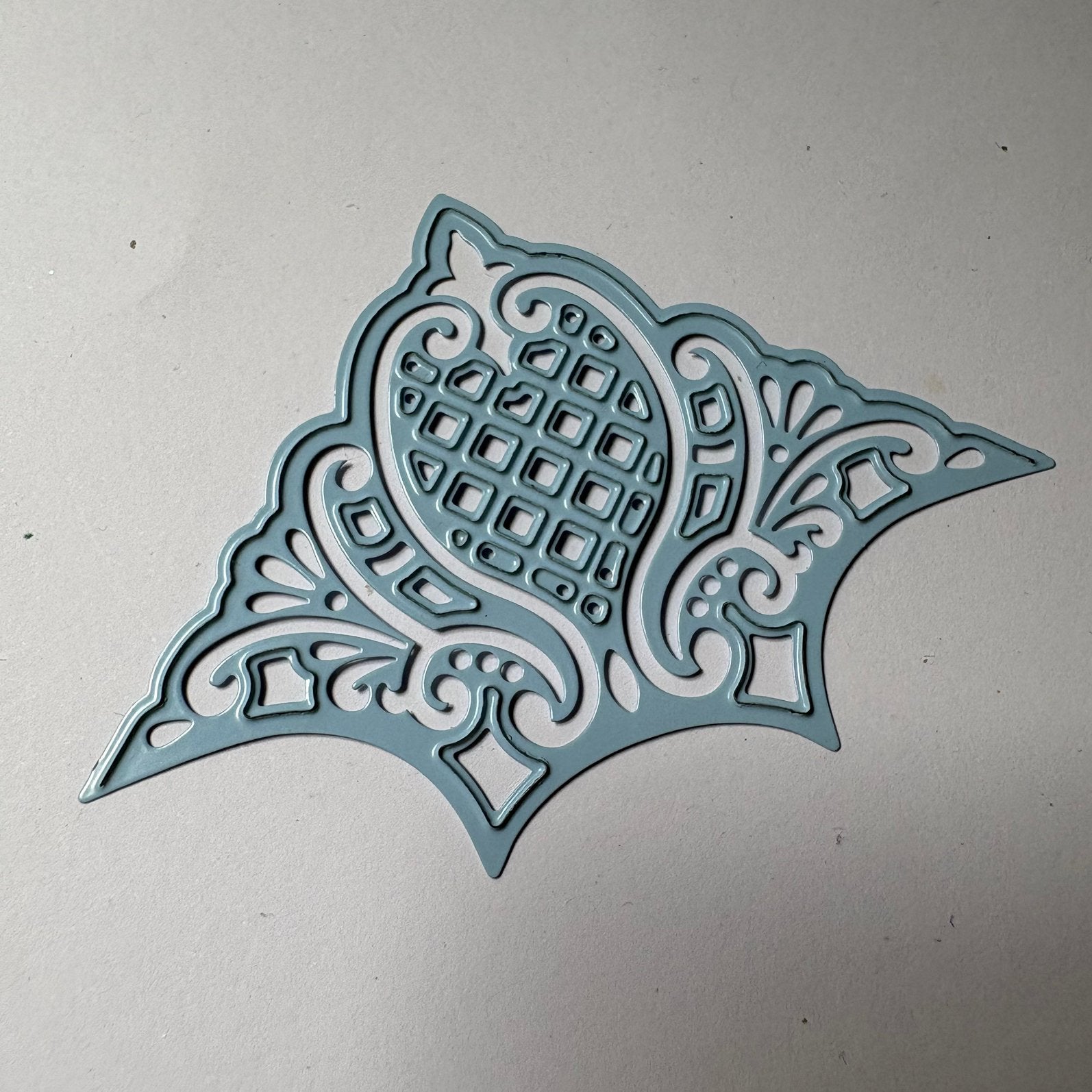 Marianne design snijmal grote hoek, Hobby en Vrije tijd, Kaarten | Zelf maken, Ophalen of Verzenden, Zo goed als nieuw, Overige thema's