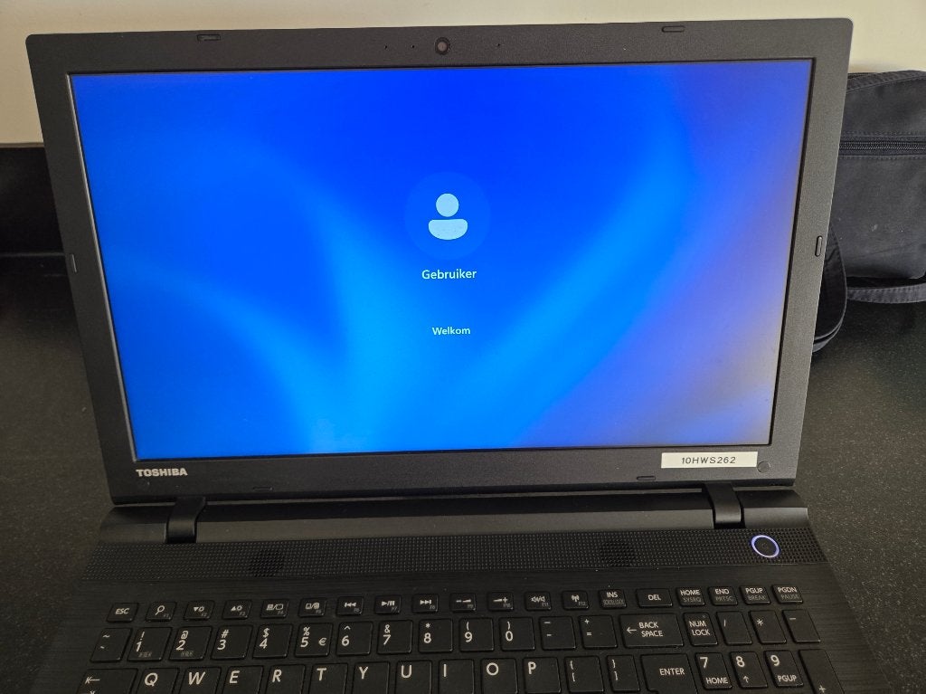 goedwerkende toshiba laptop-win 11 geïnstalleerd, AMD A4-7210 processor, 2 tot 3 Ghz, Qwerty, Ophalen of Verzenden