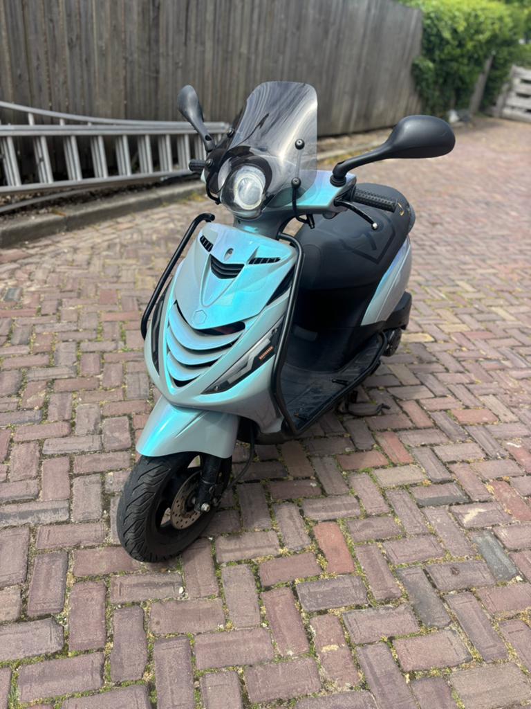 Piaggio Zip, Fietsen en Brommers, Ophalen, Zip, Zo goed als nieuw, Benzine