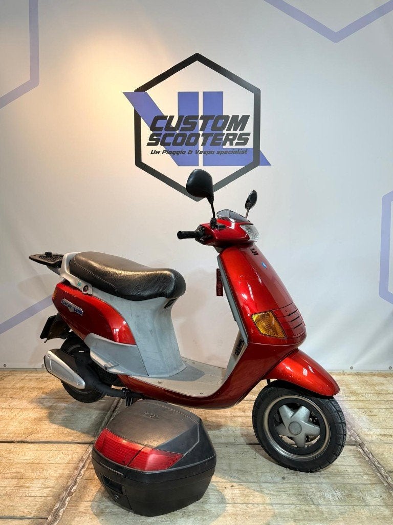 Piaggio Skipper 125cc A1 Rosso motorscooter scooter, Motoren, Scooter, Occasion, VL Custom Scooters, Bedrijf