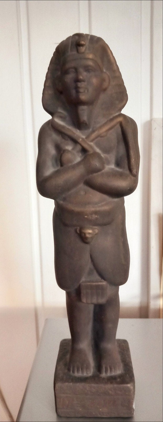 Egyptisch beeld van farao, Antiek en Kunst, Ophalen of Verzenden, 20 - 50 cm, Steen of Keramiek, Beeld