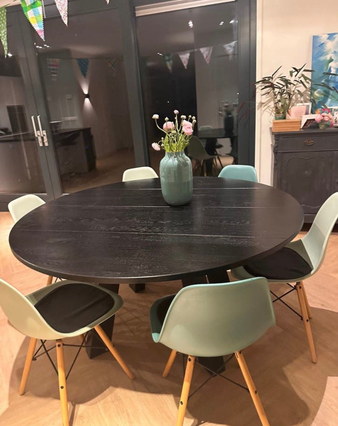 Zwarte ronde eettafel, Huis en Inrichting, Tafels | Eettafels, Ophalen, 100 tot 150 cm, Rond, Zo goed als nieuw
