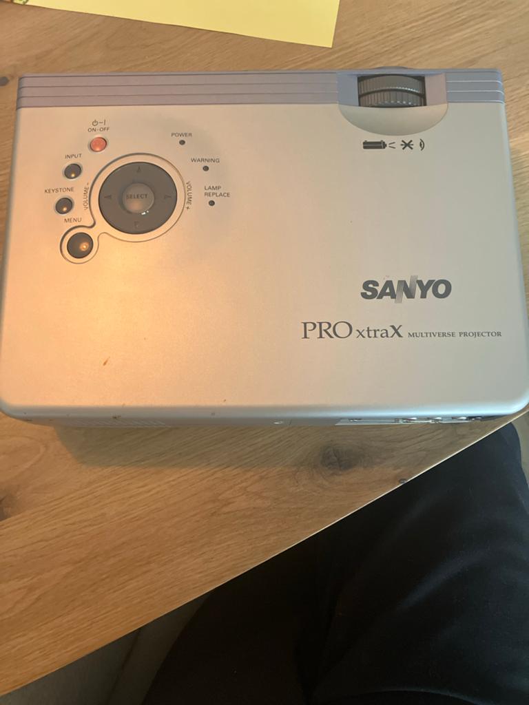 Sanyo PLC-XU47 PRO xtraX Multiverse Projector, Audio, Tv en Foto, Beamers, Ophalen, Gebruikt, Overige technologieën, Overige resoluties