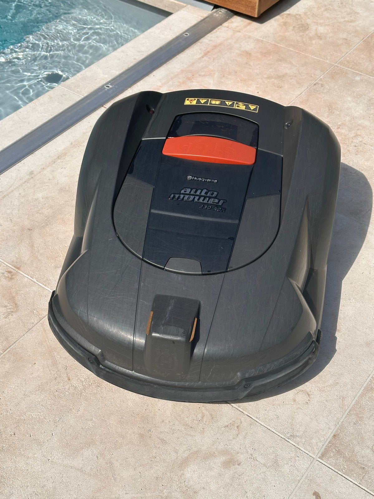 Husqvarna Automower 230 ACX Compleet 3000m2, Ophalen, Cirkelmaaier, Gebruikt, Accu-grasmaaier
