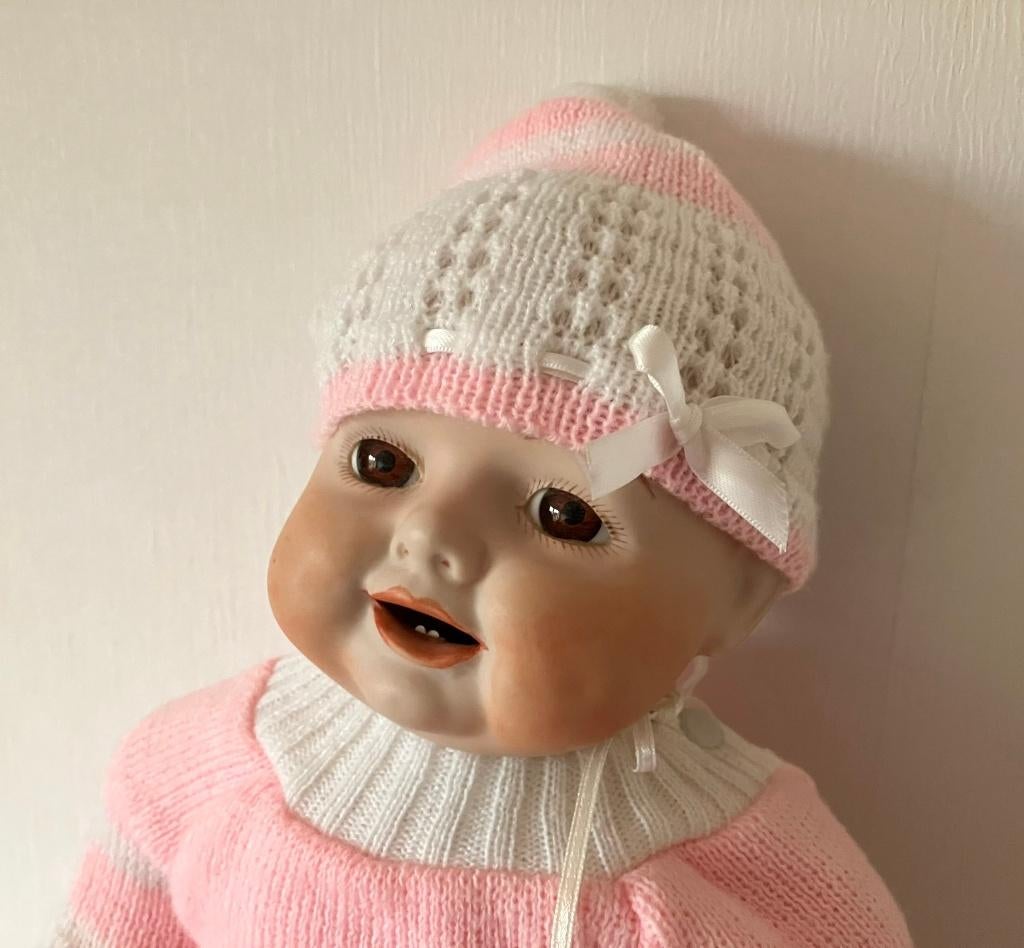 Baby pop met porseleinen hoofd. 50 cm. groot., Verzamelen, Poppen, Ophalen of Verzenden, Zo goed als nieuw, Pop