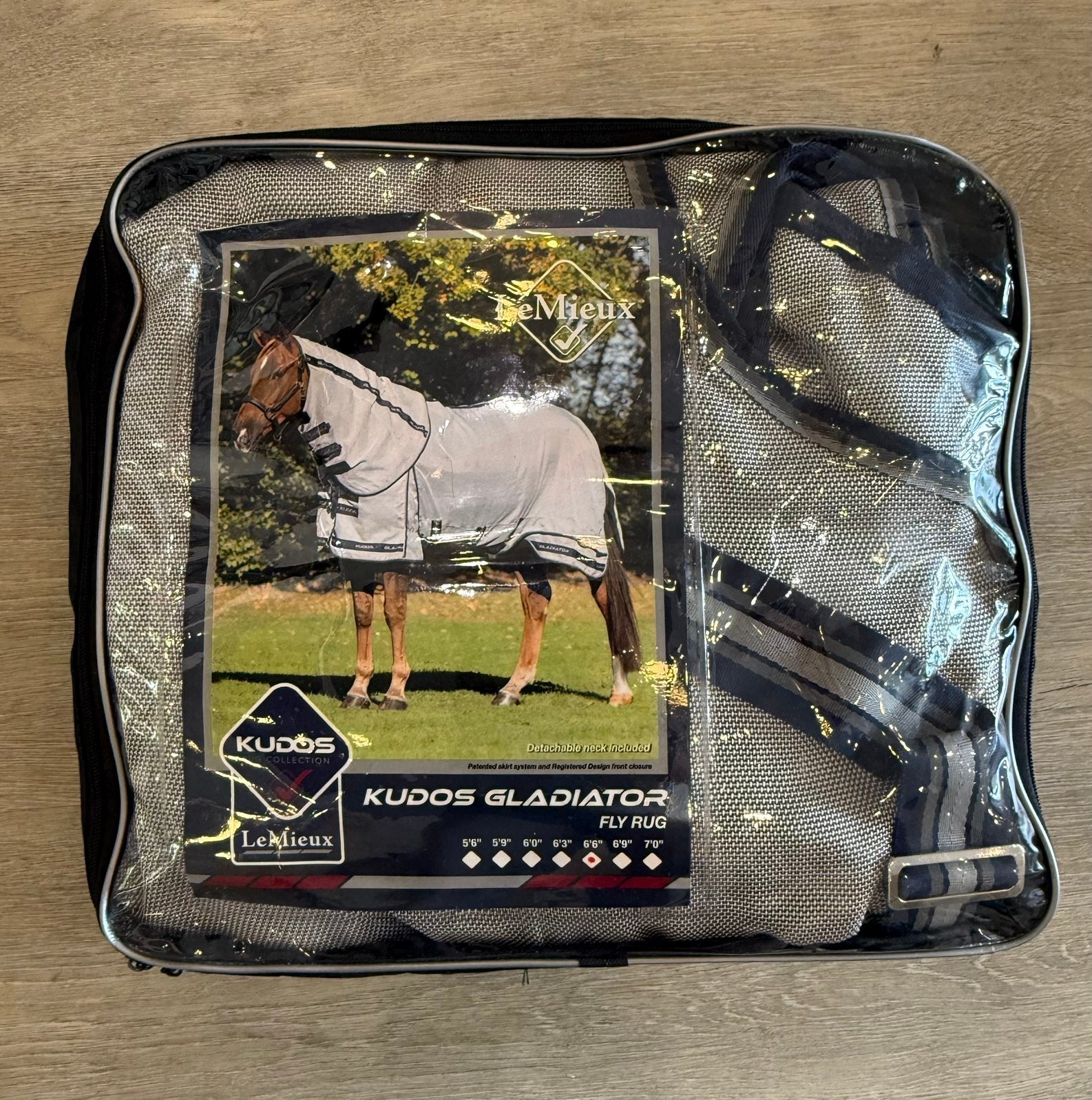 LeMieux Kudos Gladiator vliegendeken maat 145/198, Dieren en Toebehoren, Paarden en Pony's | Dekens en Dekjes, Mesh, Nieuw, Ophalen of Verzenden