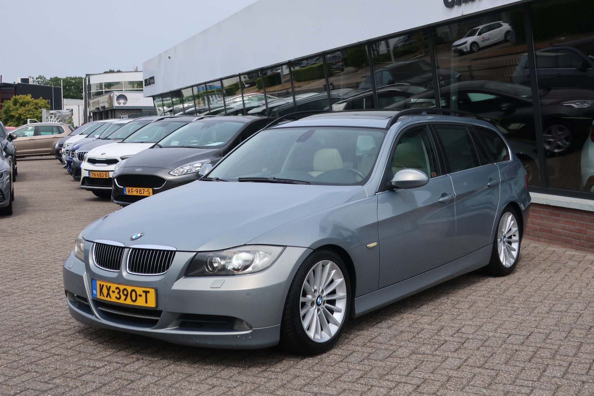 BMW 3-serie Touring 325i Dynamic Executive. PDC_Pano_Xenon_1, Auto's, BMW, Automaat, Achterwielaandrijving, Gebruikt, 2497 cc