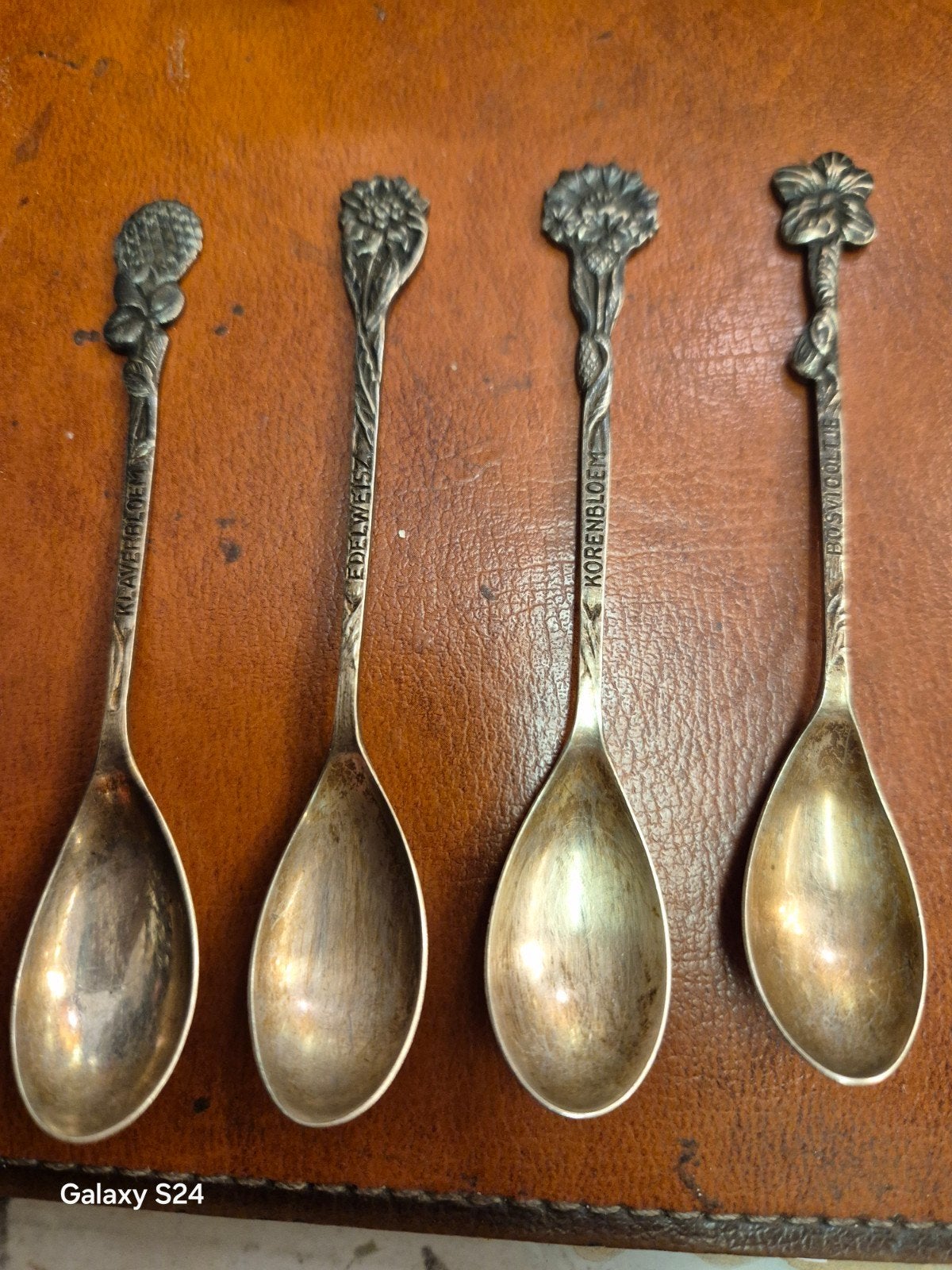 Antieke D.E verzameling verzilverd thee lepels met bloemmoti, Antiek en Kunst, Ophalen of Verzenden