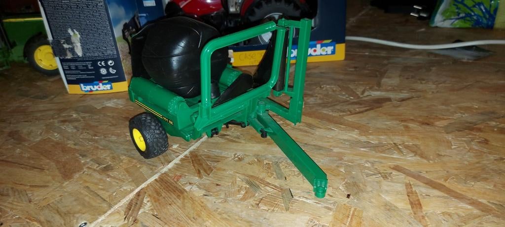 John deere balenwikkelaar Bruder, Ophalen of Verzenden, Zo goed als nieuw