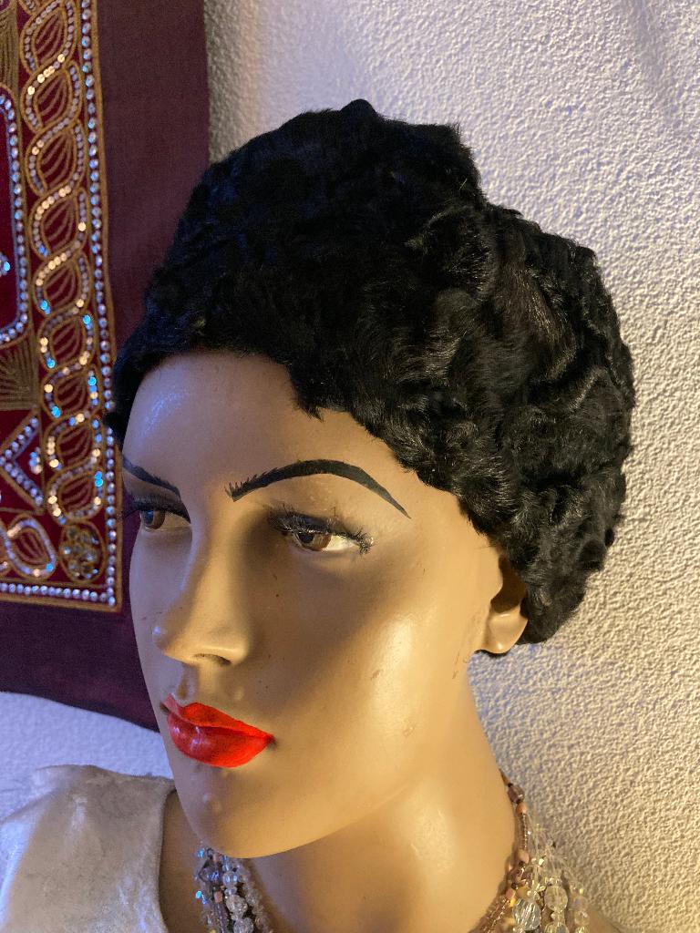 Vintage antiek zwarte bont muts hoed Theo A Hendriksen boho, Antiek en Kunst, Antiek | Kleding en Accessoires, Ophalen of Verzenden