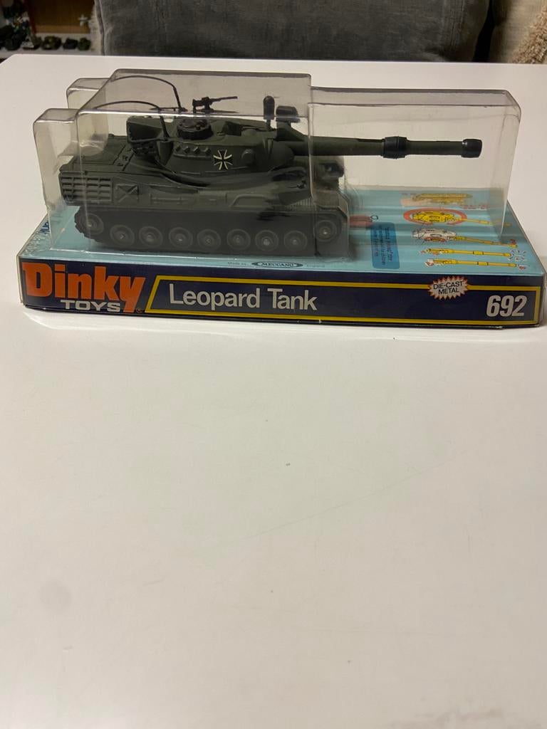 Dinky militair leopard tank 692, Hobby en Vrije tijd, Modelauto's | 1:43, Ophalen of Verzenden, Zo goed als nieuw, Dinky Toys