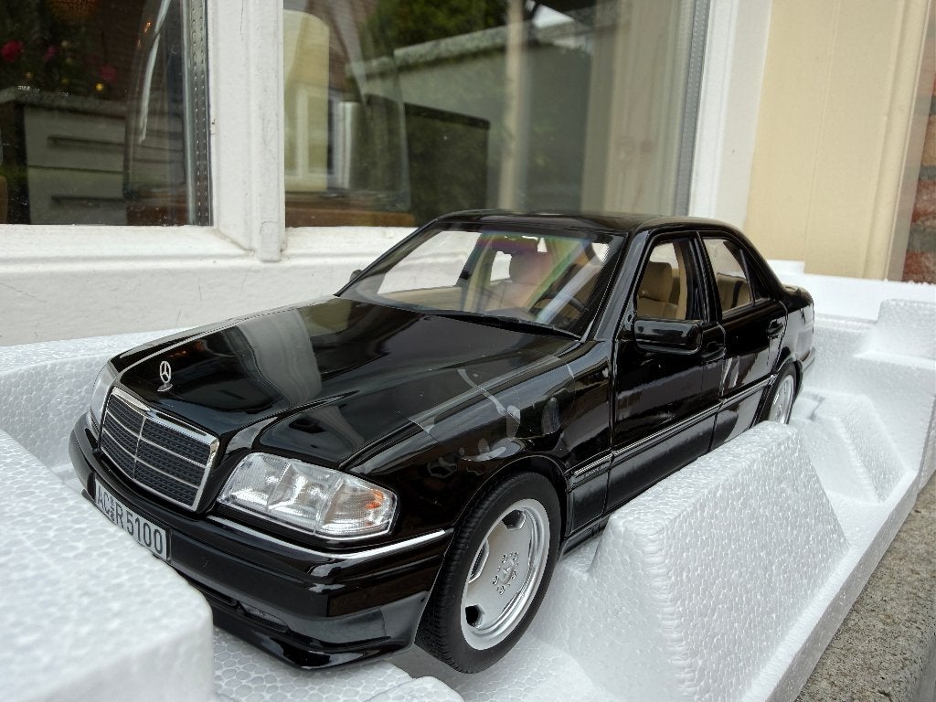 1:18 Mercedes Benz C36 AMG W204 zwart 1993 Norev 183381, Hobby en Vrije tijd, Auto, Norev, 70-72 Av. de Bohlen, Vaulx-en-Velin, 69120, France