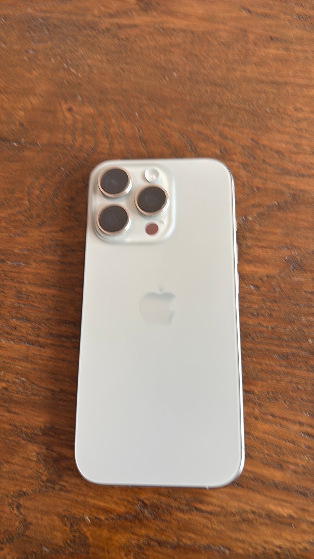 Defecte iPhone 16 Pro 256GB