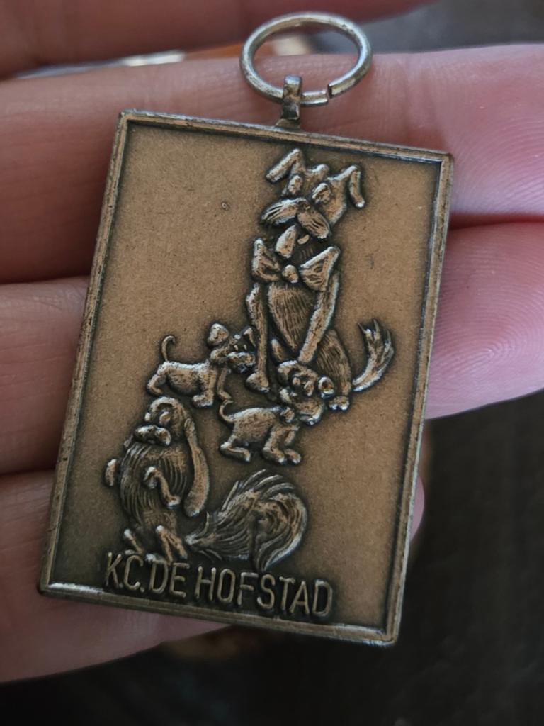 Vintage sleutelhanger KC De Hofstad honden, Ophalen of Verzenden, Gebruikt
