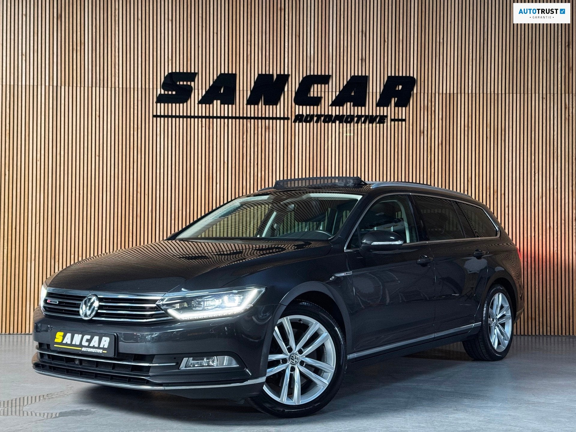 Volkswagen Passat Variant 2.0 TSI 4Motion Highline 280 PK UN, Auto's, Volkswagen, Automaat, Gebruikt, Zwart, 4 cilinders