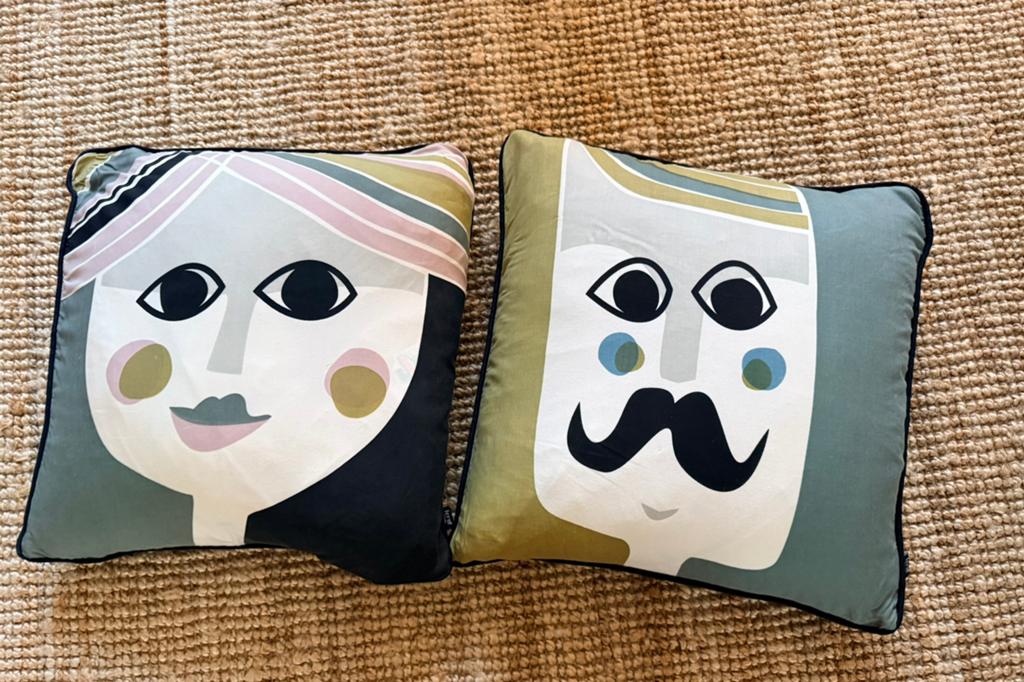 Ferm Living Mr en Mrs kussens 40 x 40, Huis en Inrichting, Woonaccessoires | Kussens, Ophalen, Gebruikt, Zwart, Vierkant
