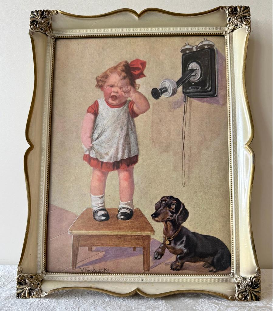 Vintage ingelijste prent meisje met teckel, Ophalen of Verzenden