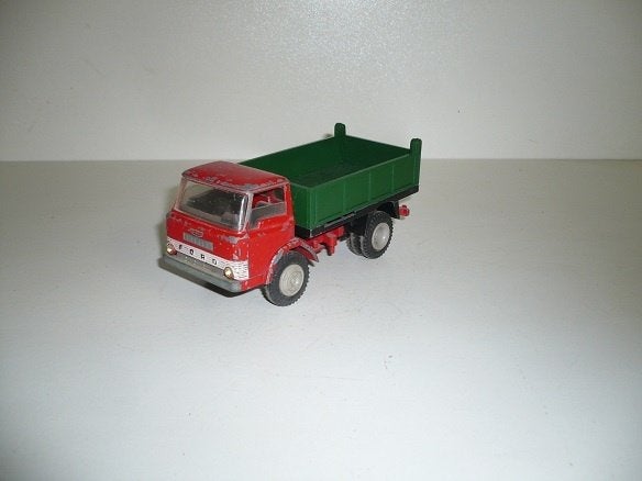 Tekno Denmark Ford D 800 Tipper Truck  Rood / Groen, Ophalen of Verzenden, Gebruikt, Bus of Vrachtwagen, Overige merken