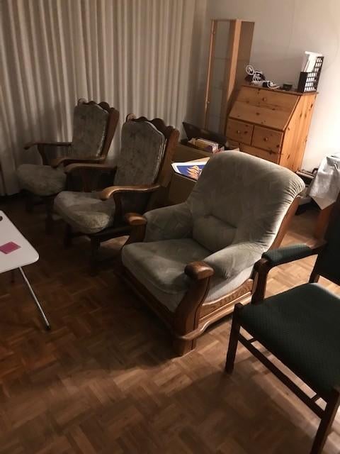 4 antieke stoelen, Ophalen