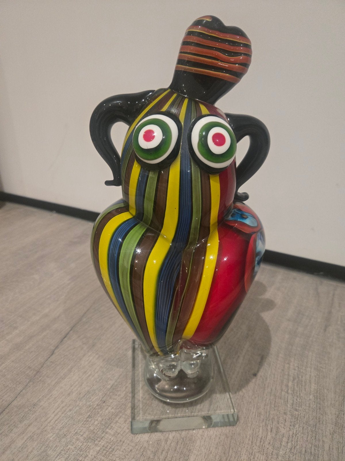 Kleurrijk glazen beeld van een figuur, Glas, Meerkleurig, Ophalen of Verzenden, Beeld