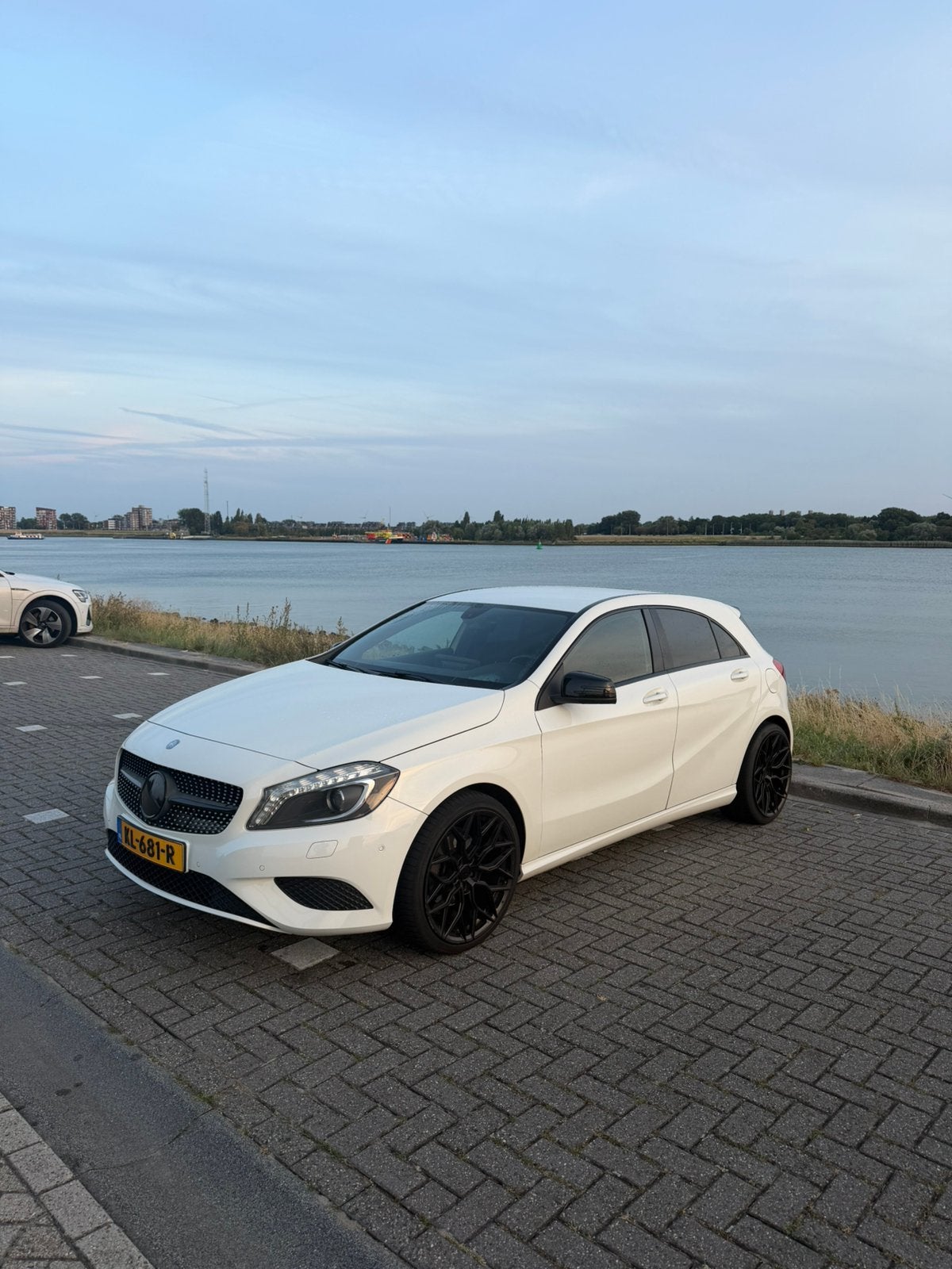 Mercedes a klasse automaat, Auto's, 4 cilinders, Wit, 1595 cc, 1200 kg