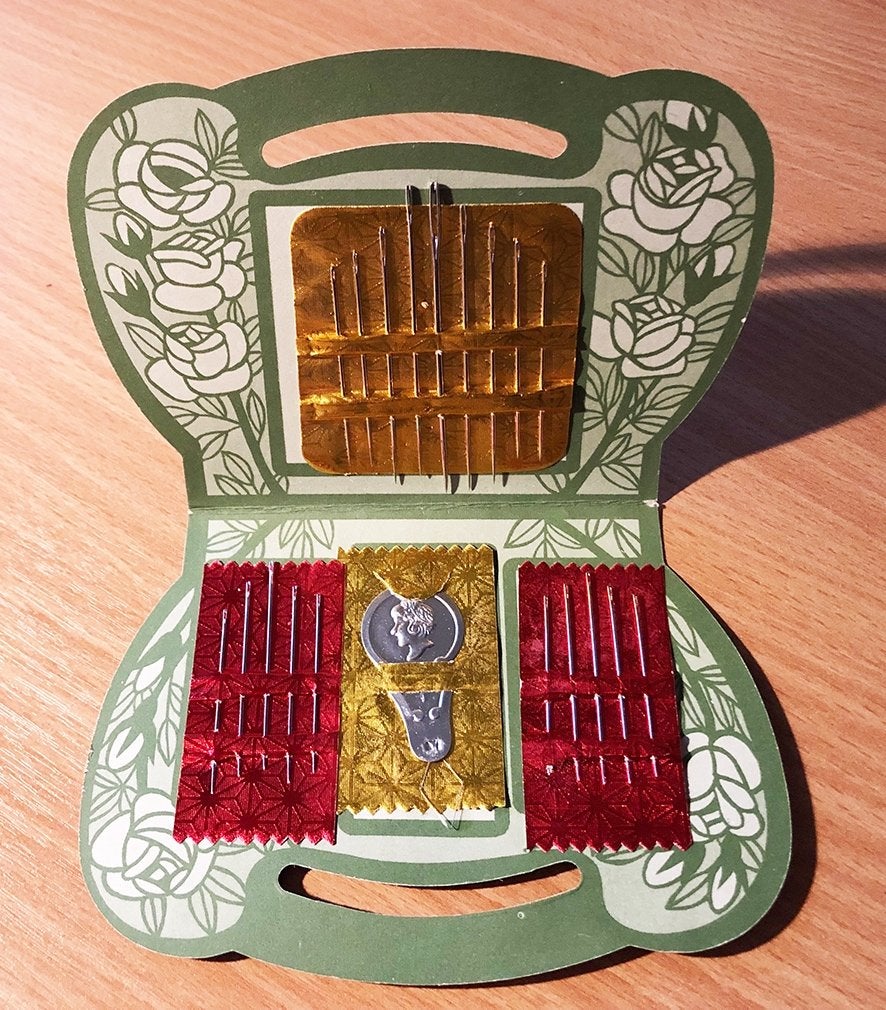 Vintage naaldenboek / needle book „Flower Basket“, Verzenden