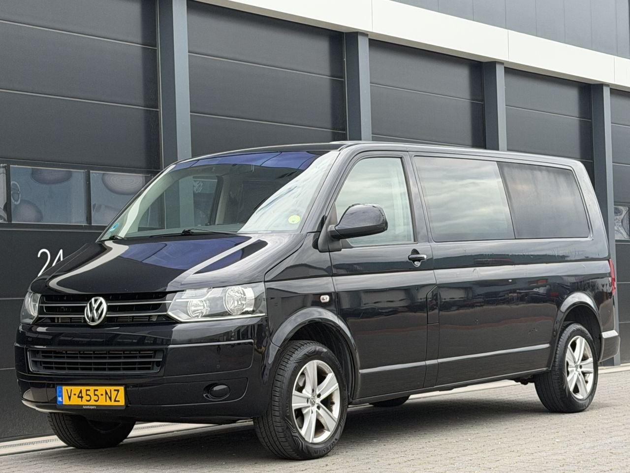 Volkswagen Transporter Caravelle 2.0 TDI L2-H1 DC 6 PERS, 13 km/l, Volkswagen, Bedrijf, 6 stoelen