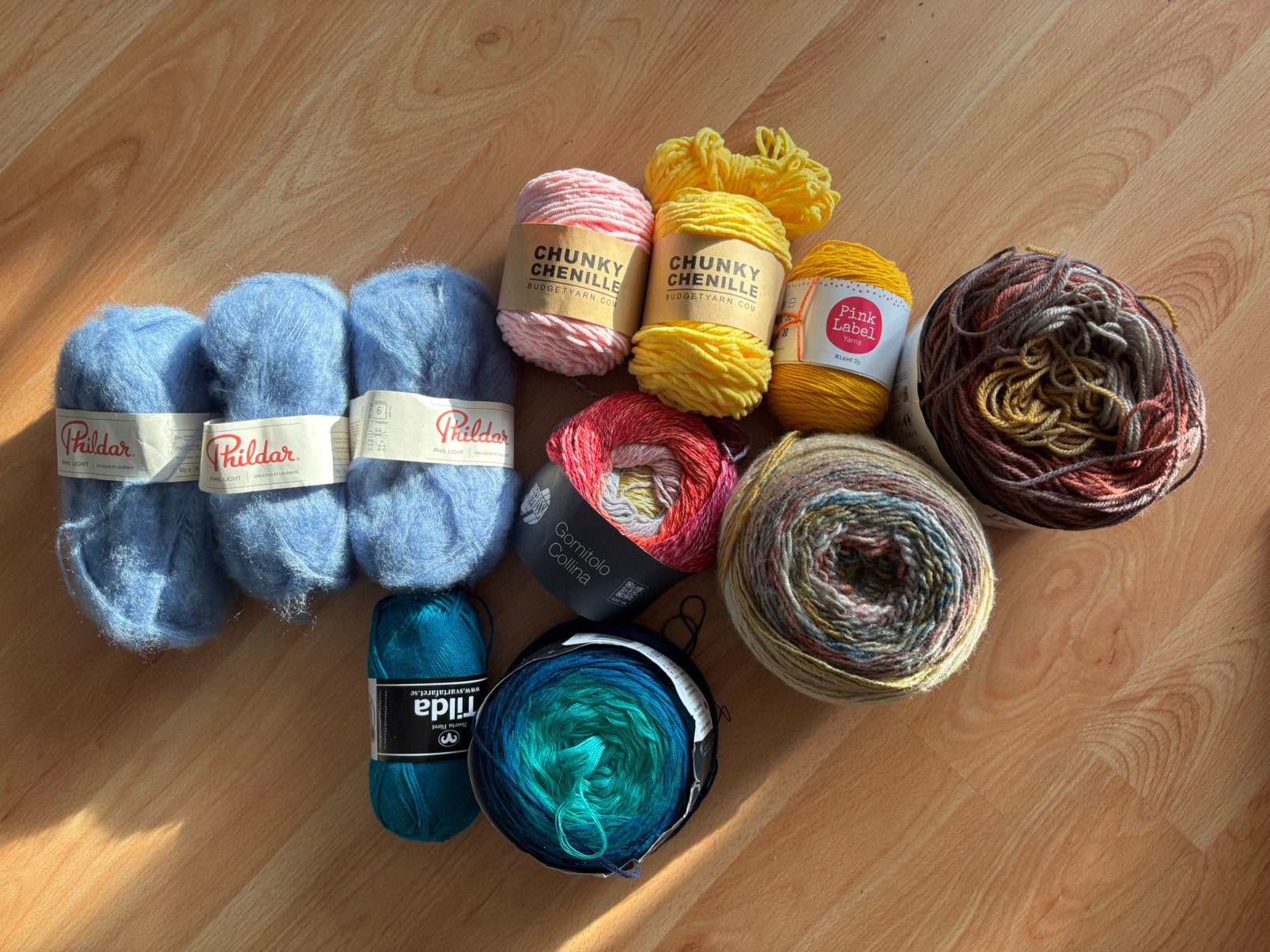 Phildar,chenille, verloopgaren blauw, en  restjes !, Ophalen of Verzenden, Zo goed als nieuw, Haken, Patroon of Boek