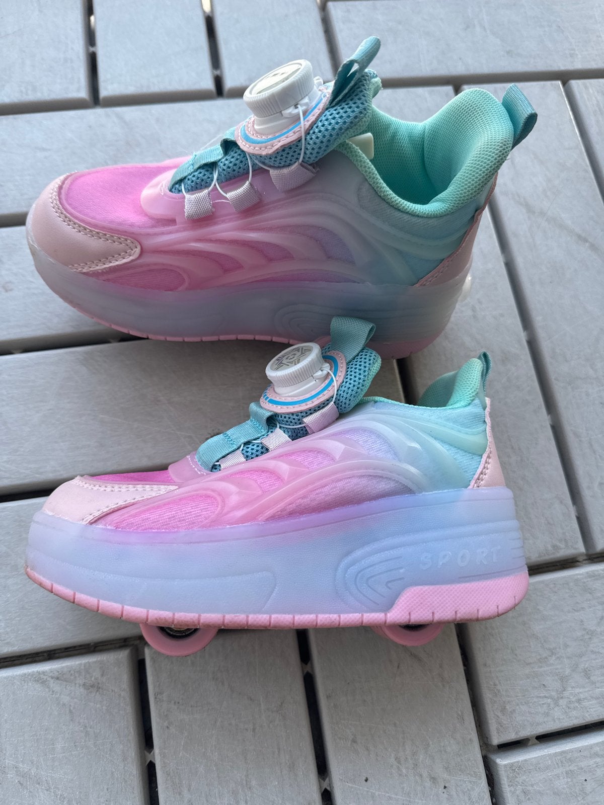 Roze/blauwe rolschoenen met lichtgevende zolen - Maat 30, Ophalen of Verzenden, Zo goed als nieuw, Kinderen