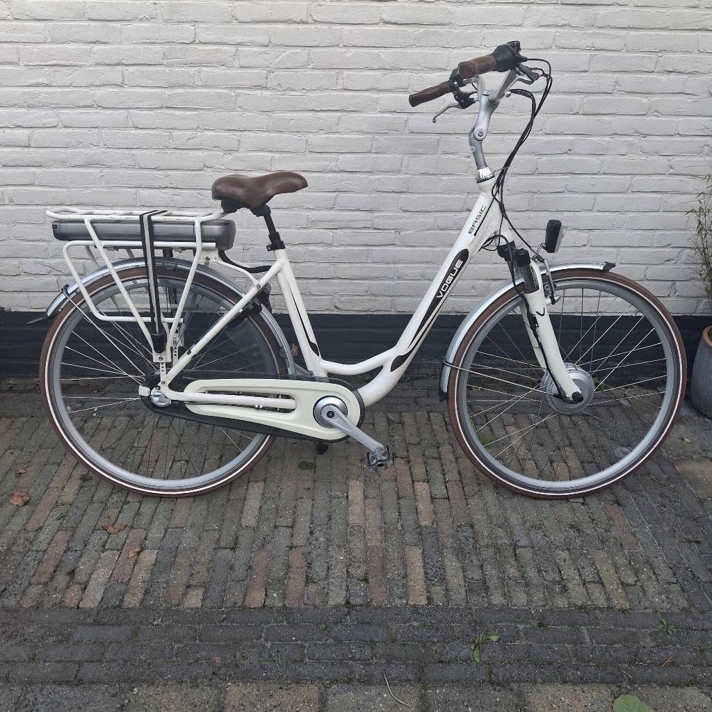 vogue basic  elektronische fiets / e-bike, Zo goed als nieuw, 47 tot 51 cm, 50 km per accu of meer, Ophalen