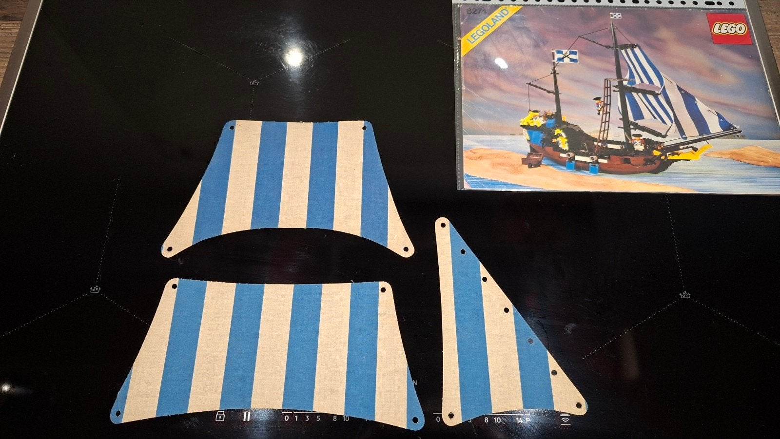 De zeilen en instructie boekje van Lego set 6274, Gebruikt, Lego, Accessoire, Ophalen of Verzenden
