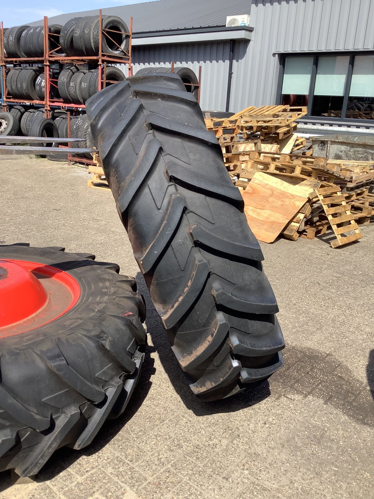 18.4R38 of 460/85R38 michelin agribib op velg, Ophalen