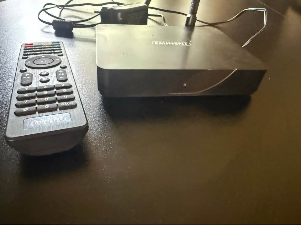 Streamer 4k eminent em7680, Audio, Tv en Foto, Ophalen of Verzenden, Zo goed als nieuw, HDMI, Minder dan 500 GB