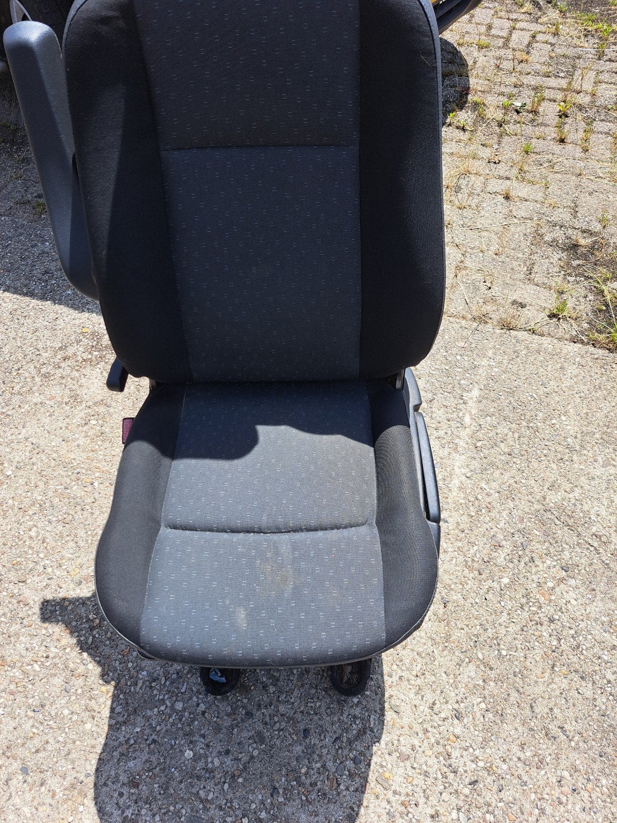 Bestuurdersstoel.  Renault master  Opel movano., Auto-onderdelen, Ophalen, Renault