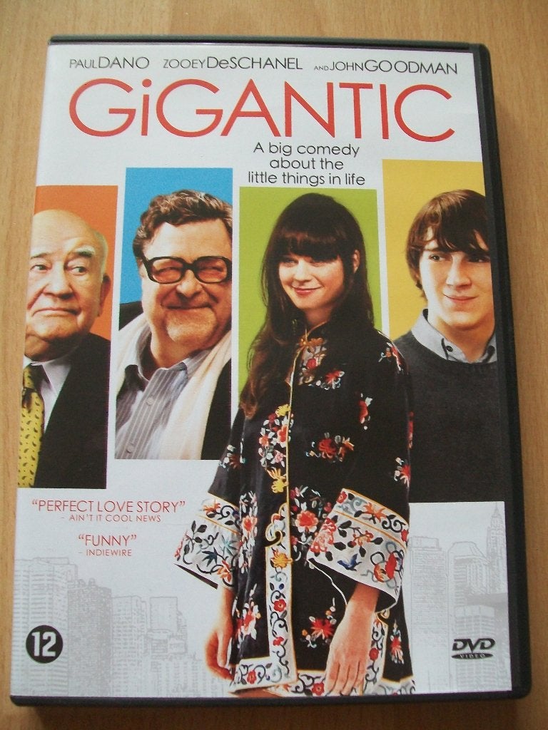 DVD - Gigantic - Paul Dano Zooey DeSchanel John Goodman e.a., Vanaf 12 jaar, Ophalen of Verzenden, Zo goed als nieuw, Romantische komedie