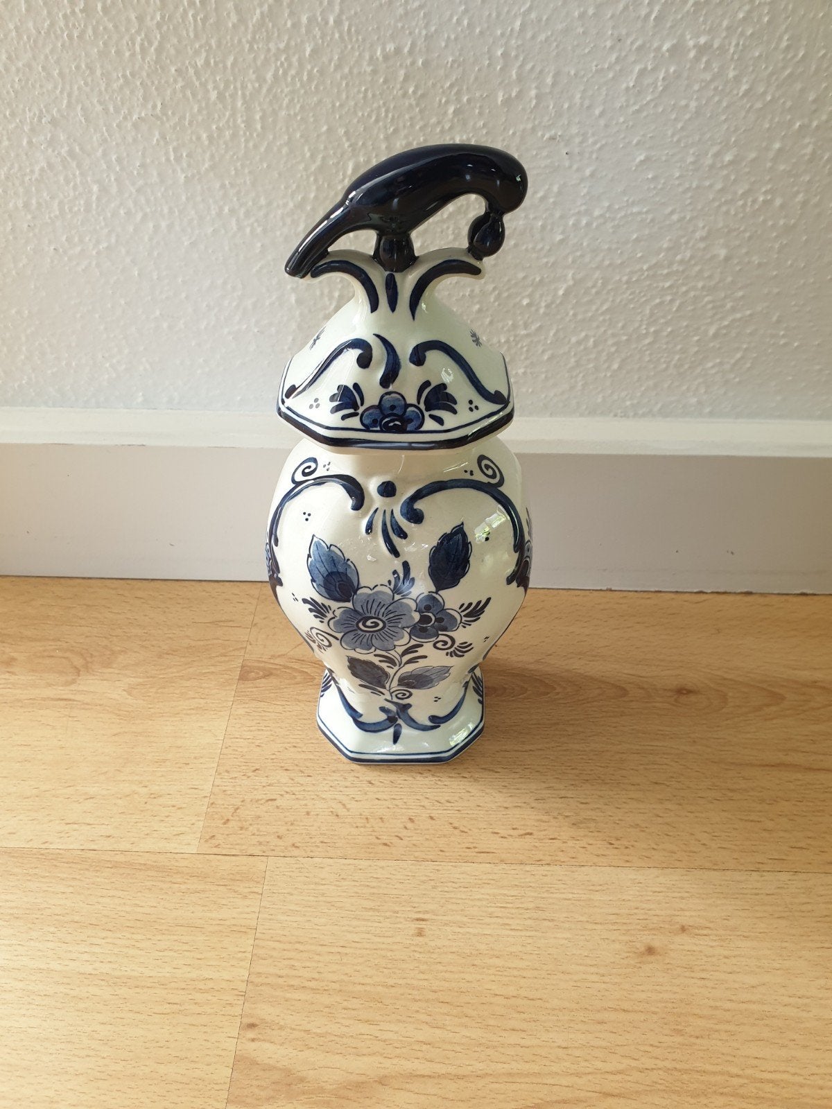 Royal Goedewaagen handgeschilderde sierpot met deksel
24 cm, Ophalen of Verzenden
