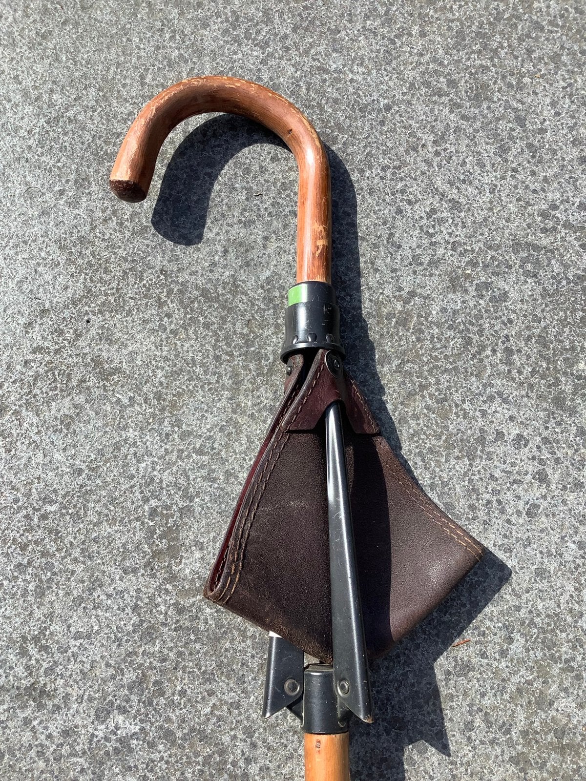 Wandelstok / zitstok met lederen stoeltje / Pirschsitz, Ophalen of Verzenden, Verstelbaar, Zo goed als nieuw