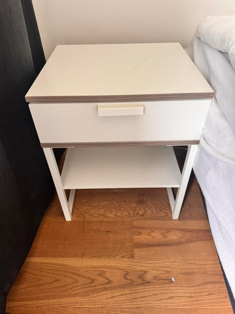 Twee Ikea nachtkastjes, Huis en Inrichting, Ophalen, Gebruikt, Minder dan 45 cm, Minder dan 55 cm