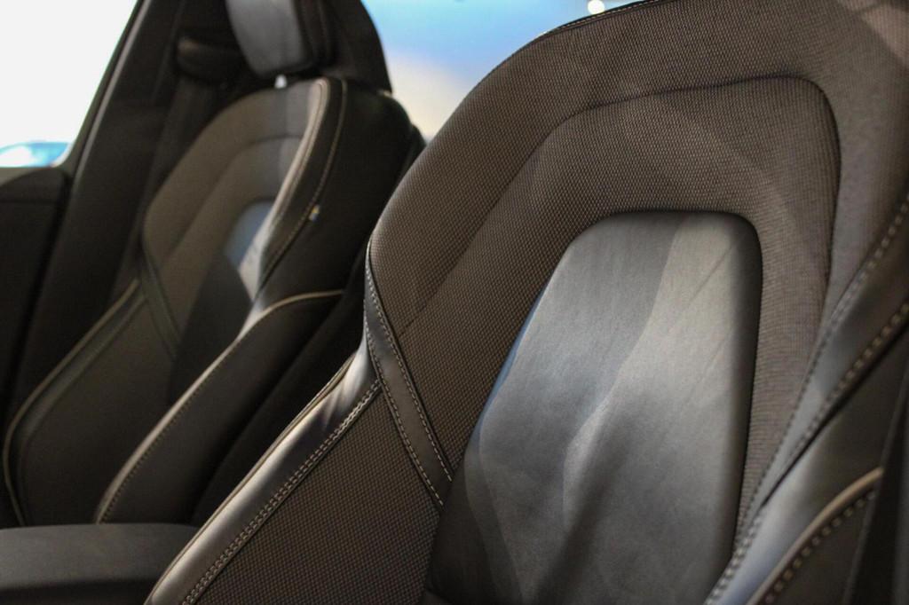 Volvo V60 2.0 T4 R-Design H&K | PANO | BLIS | TREKHAAK, 15 km/l, 1969 cc, Leder, 1603 kg