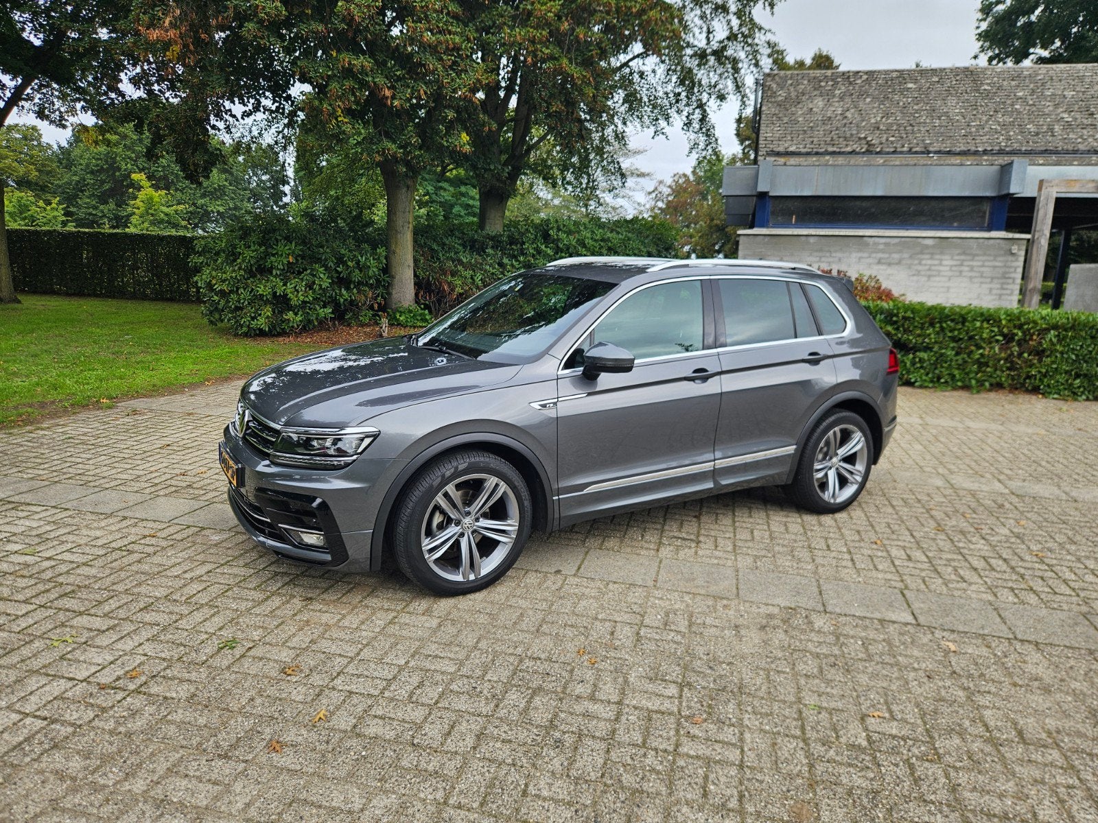 Volkswagen Tiguan R-Line 1.5 TSI 2019 Panoramadak, Auto's, Voorwielaandrijving, 15 km/l, 1498 cc, Zwart
