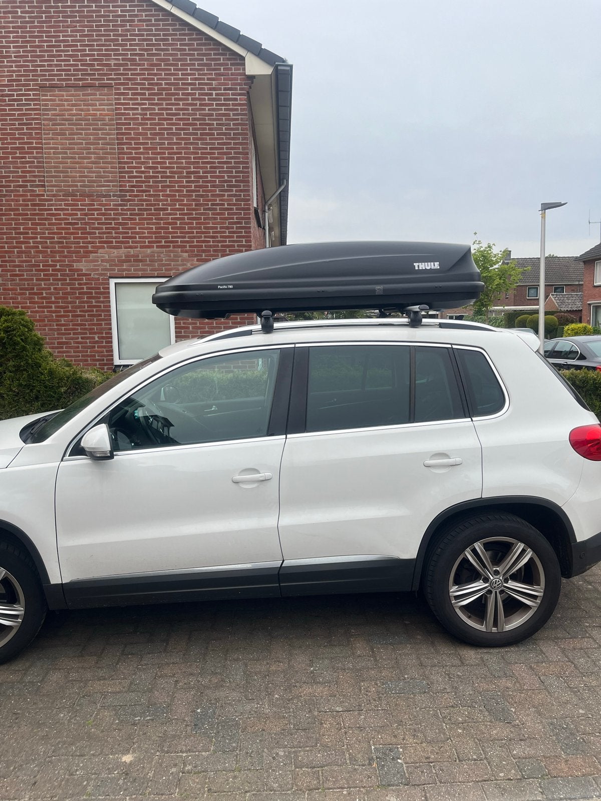 Thule Pacific 780 dakkoffer te huur - 420L inhoud, Auto diversen, Dakkoffers, Ophalen, Zo goed als nieuw